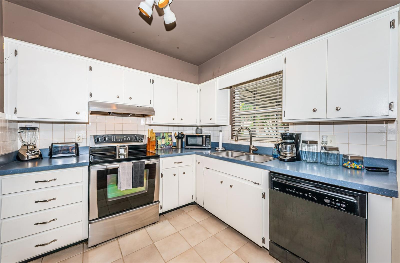 2048 64TH AVE S, ST PETERSBURG, FL, 33712