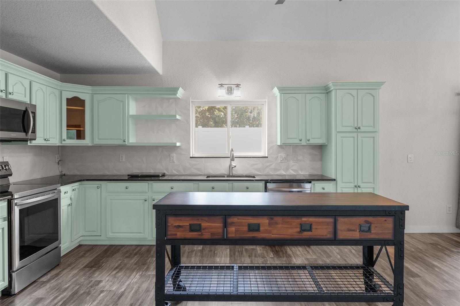 2220 LINDA LN, LUTZ, FL, 33558