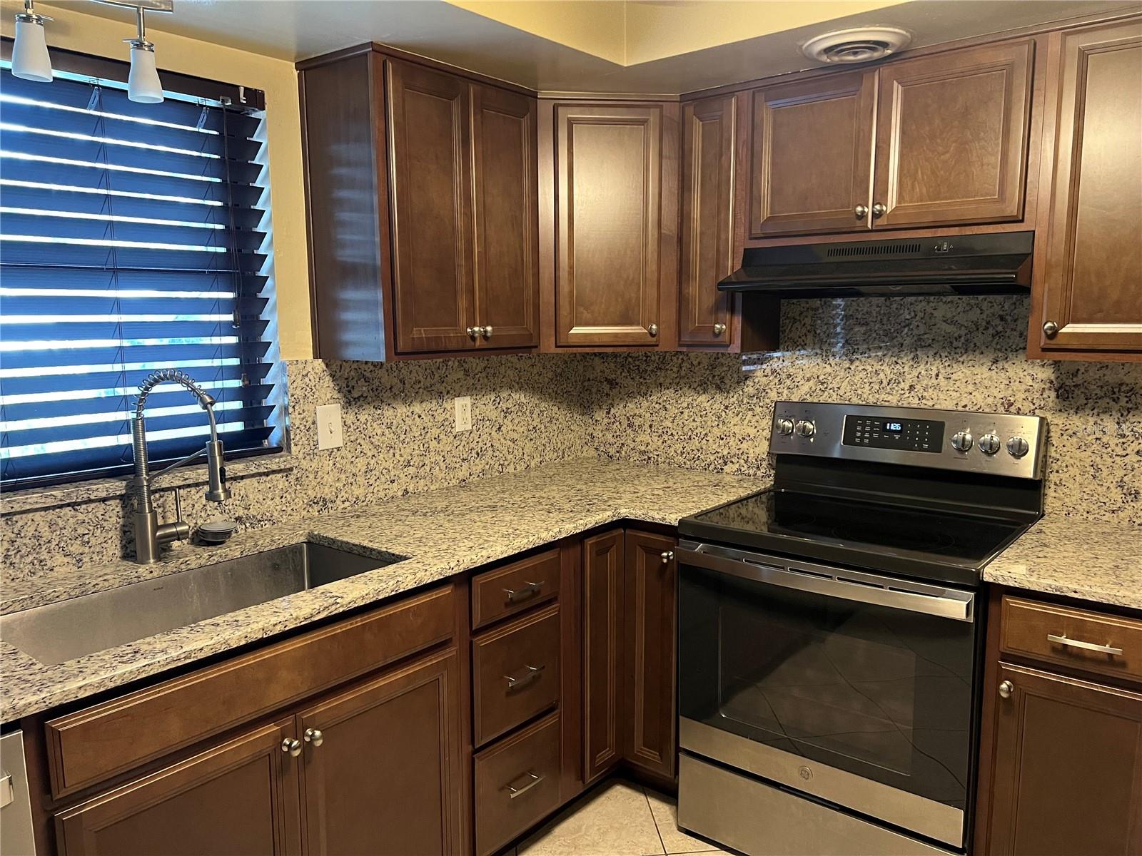 65 VENTURA DR, DUNEDIN, FL, 34698