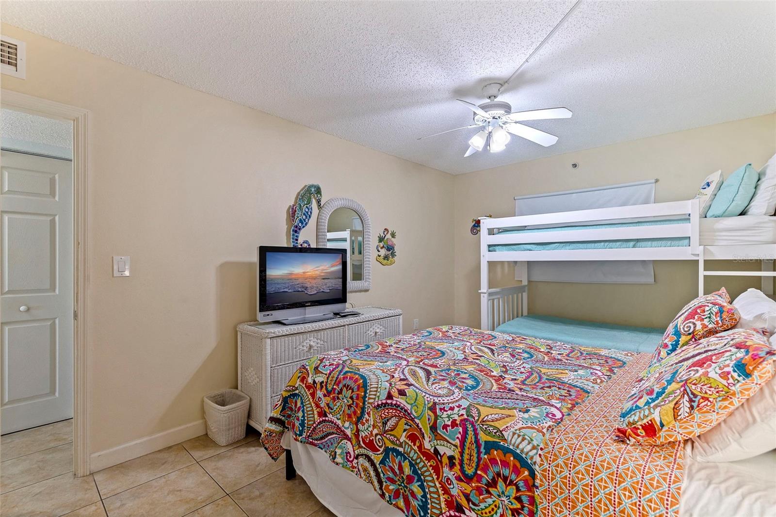 18610 GULF BLVD #402, INDIAN SHORES, FL, 33785