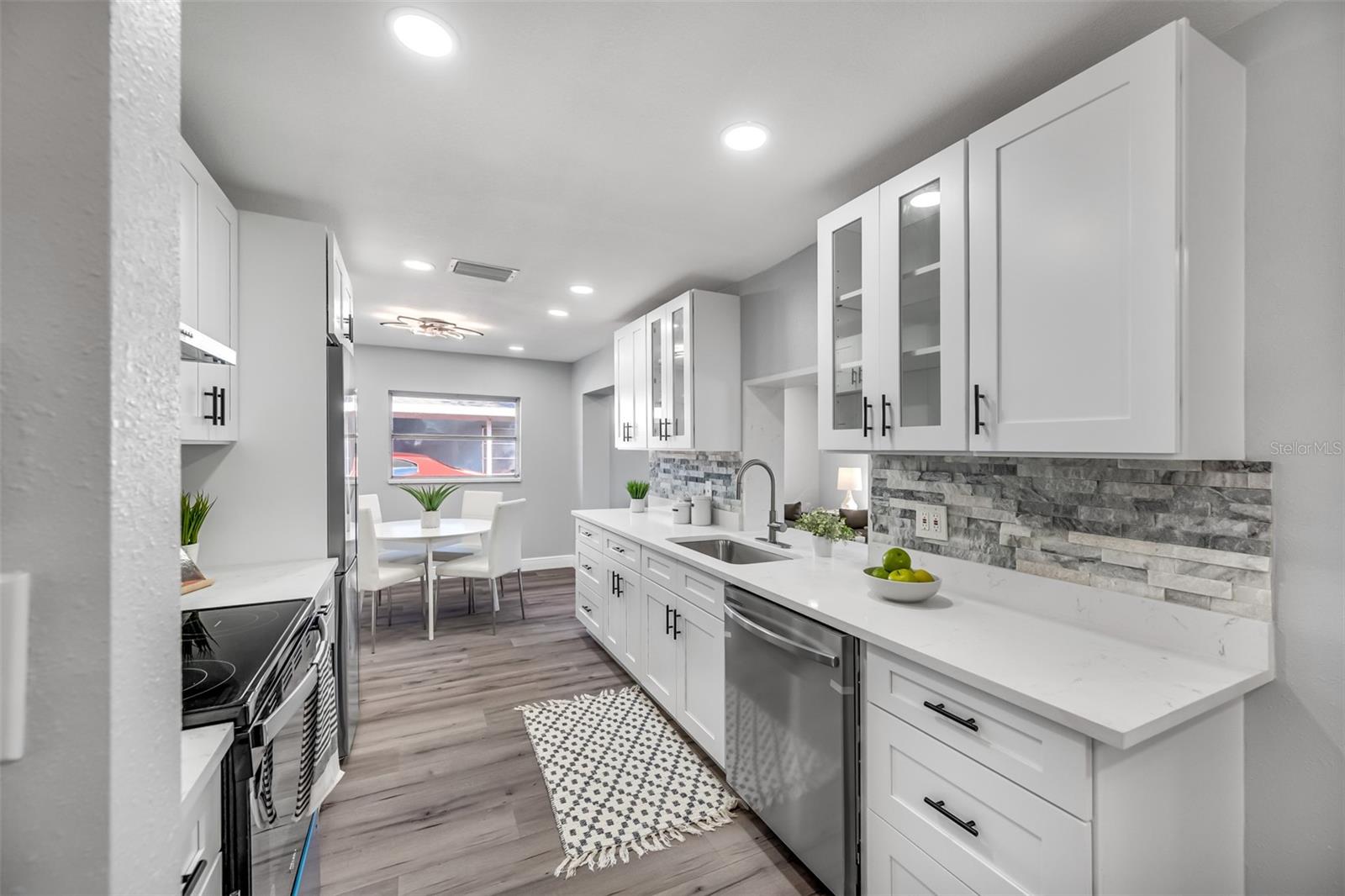 1811 FOREST DR, OLDSMAR, FL, 34677