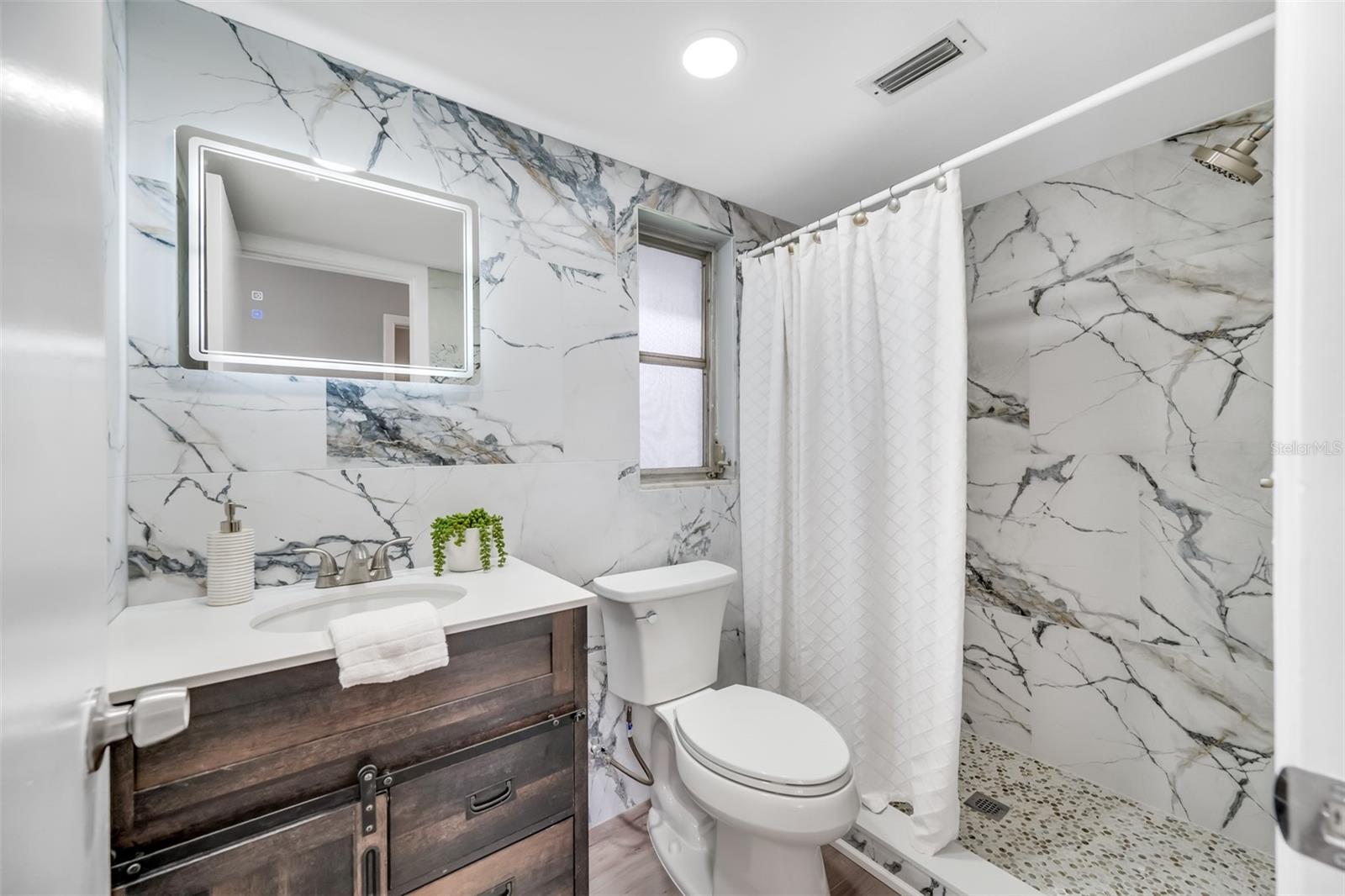 1811 FOREST DR, OLDSMAR, FL, 34677