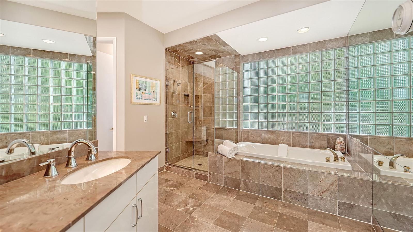 495 MCKINLEY DR, SARASOTA, FL, 34236
