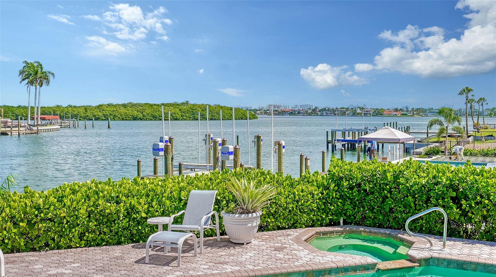 495 MCKINLEY DR, SARASOTA, FL, 34236