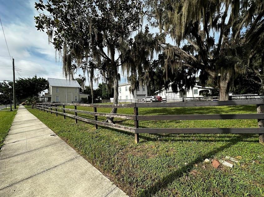 702 AVENUE A SW, WINTER HAVEN, FL, 33880