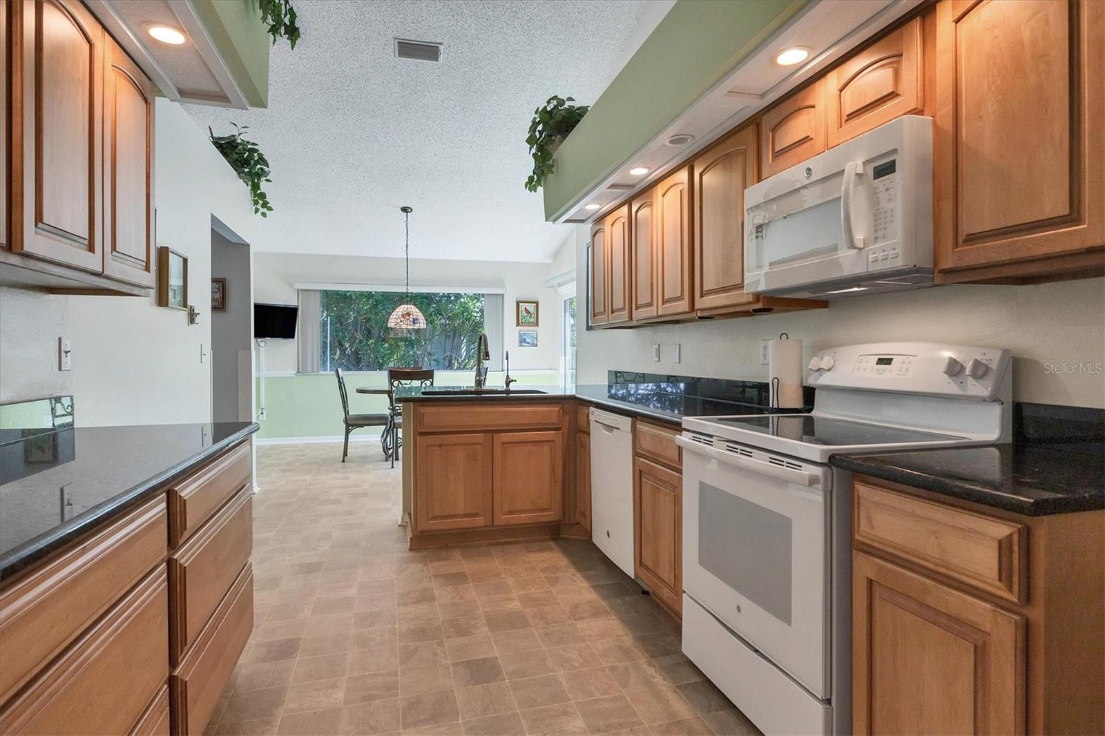 6935 ARBOR OAKS CIR, BRADENTON, FL, 34209