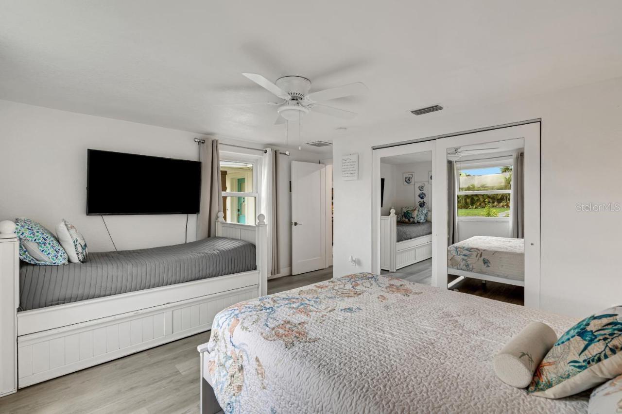 303 48TH ST W, BRADENTON, FL, 34209