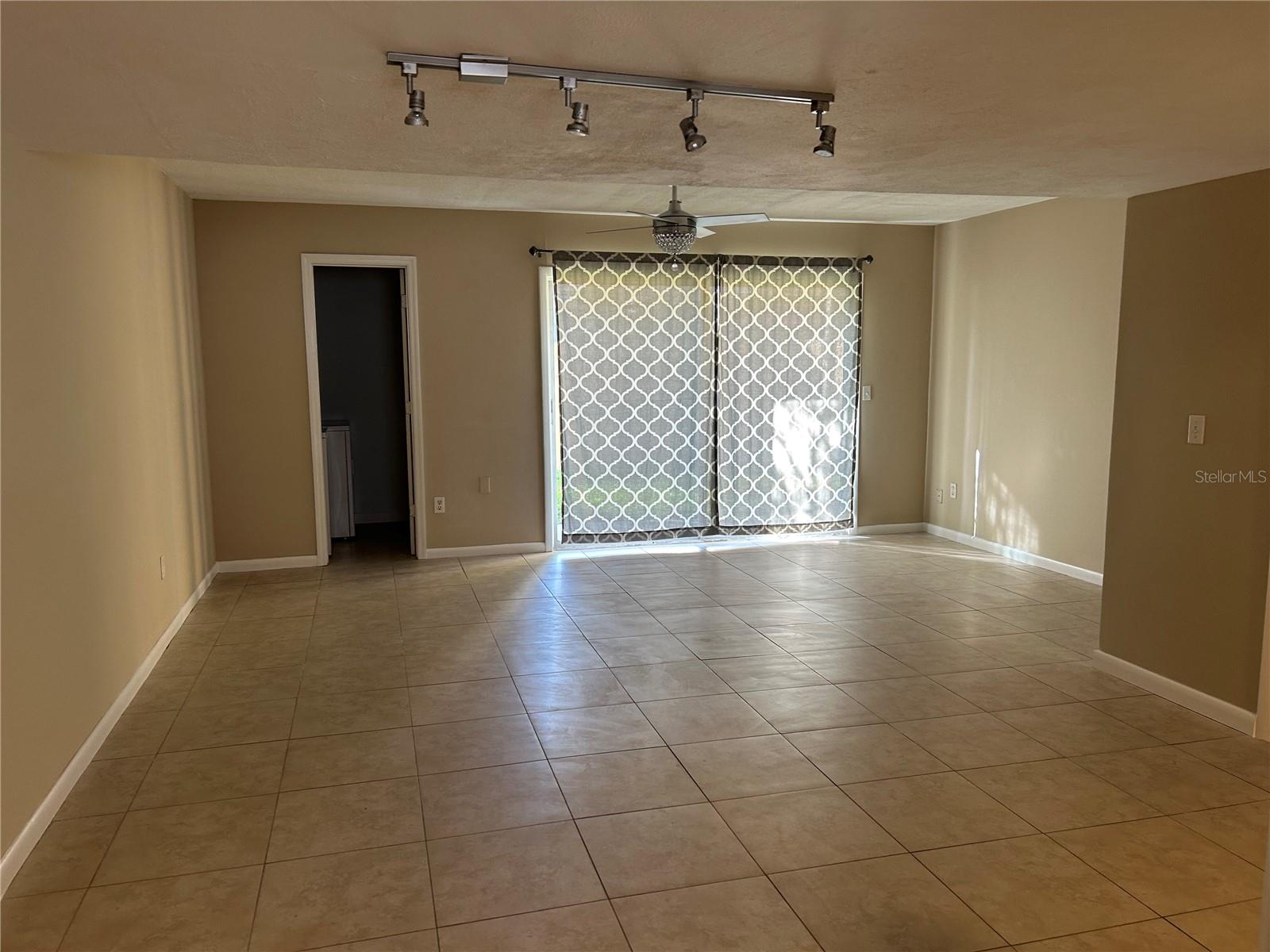 140 DOUGLAS RD W #D, OLDSMAR, FL, 34677