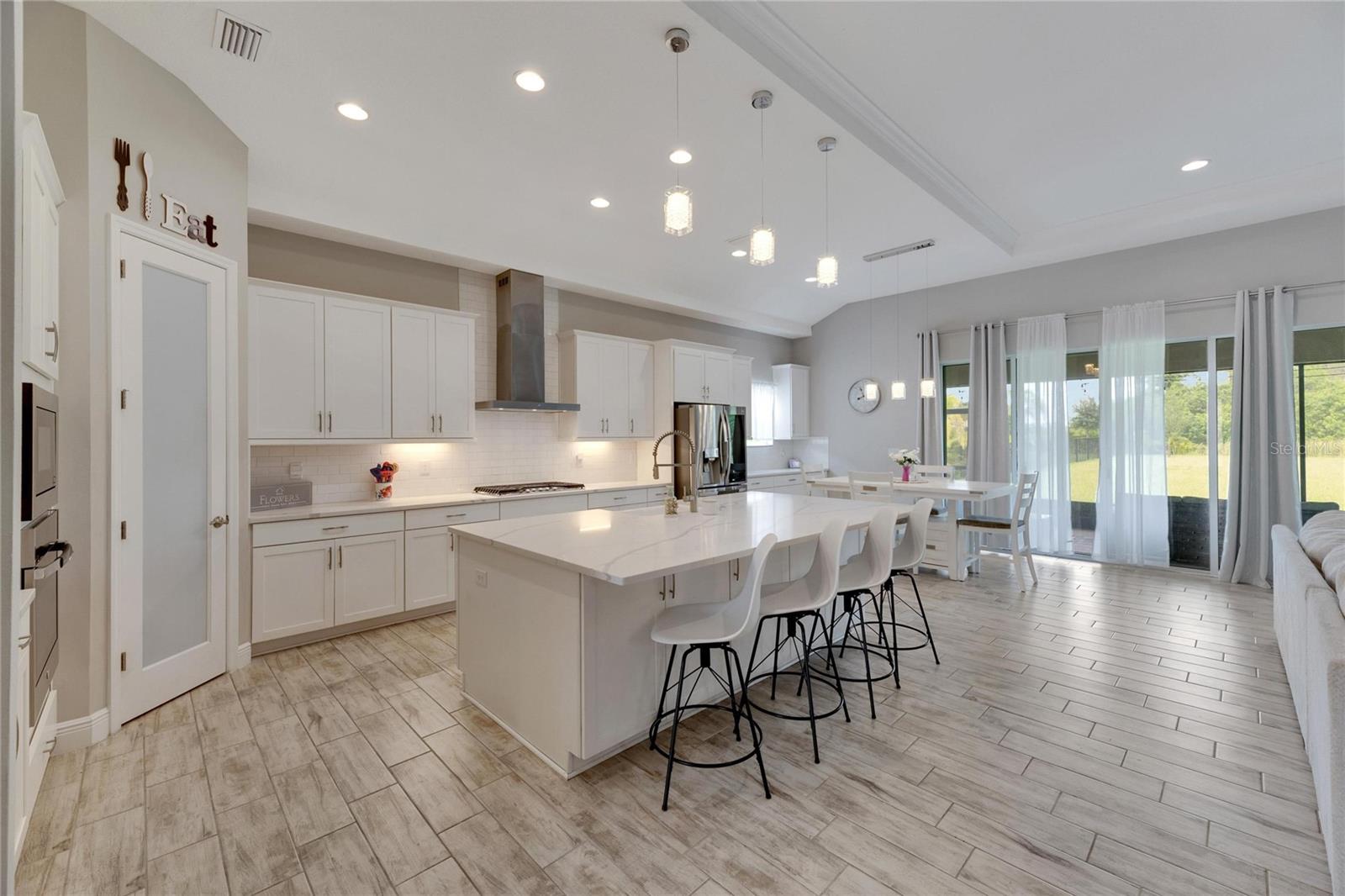 5608 MADRIGAL WAY, APOLLO BEACH, FL, 33572