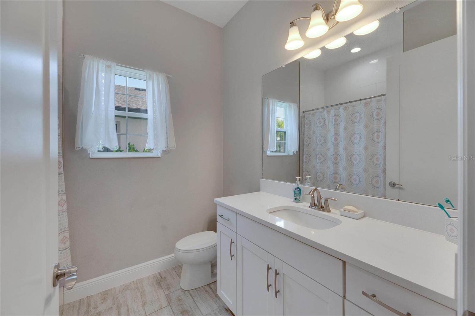 5608 MADRIGAL WAY, APOLLO BEACH, FL, 33572