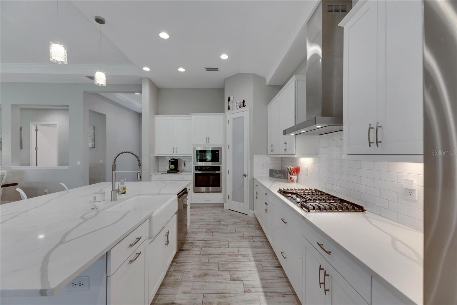 5608 MADRIGAL WAY, APOLLO BEACH, FL, 33572