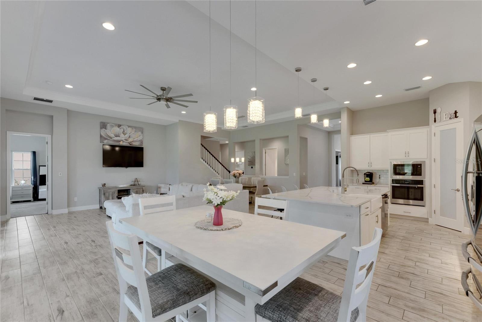 5608 MADRIGAL WAY, APOLLO BEACH, FL, 33572