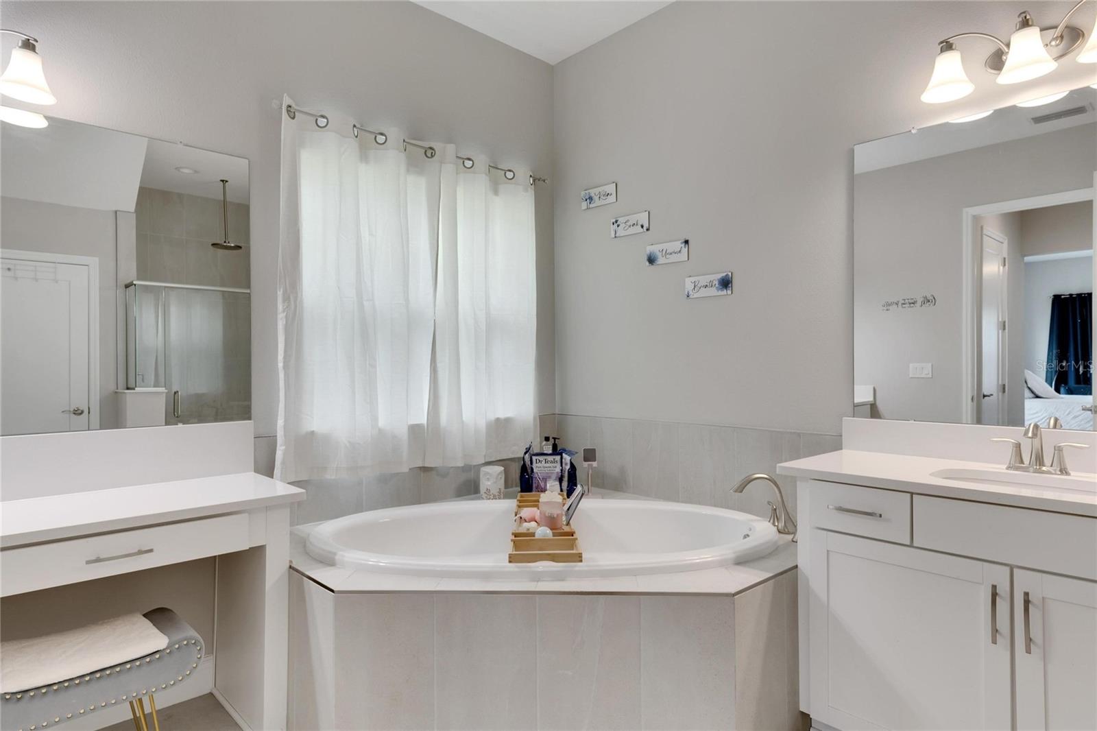 5608 MADRIGAL WAY, APOLLO BEACH, FL, 33572