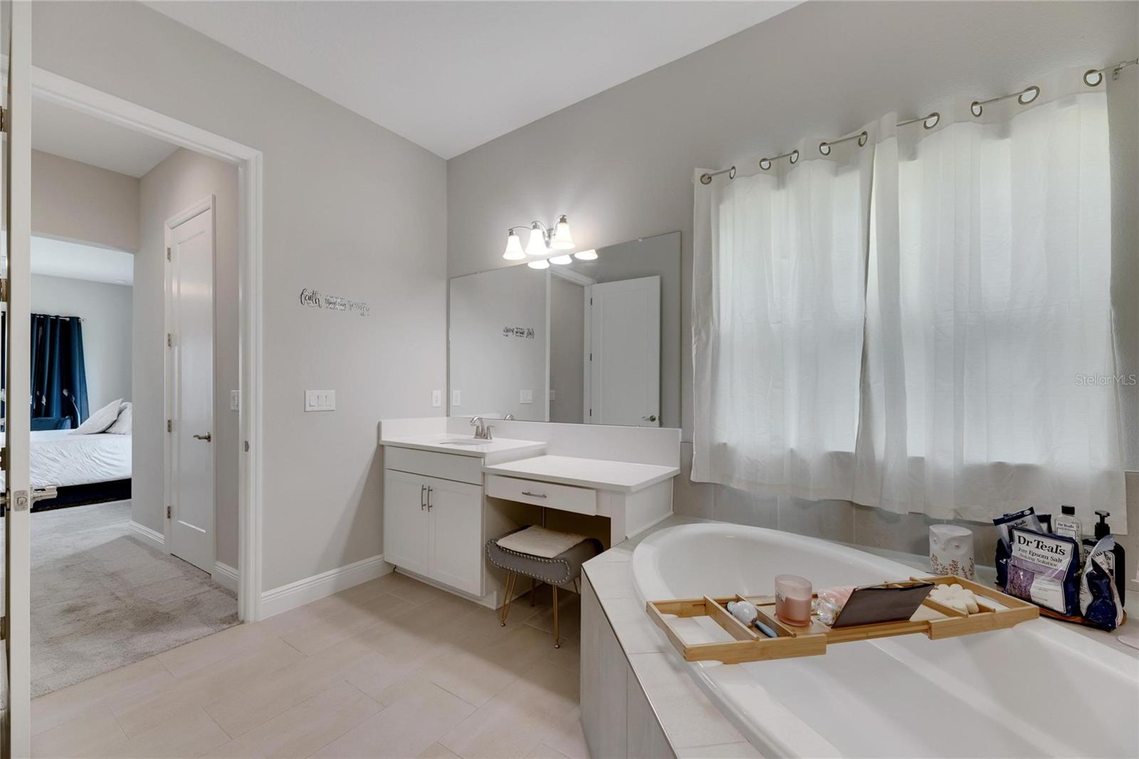 5608 MADRIGAL WAY, APOLLO BEACH, FL, 33572