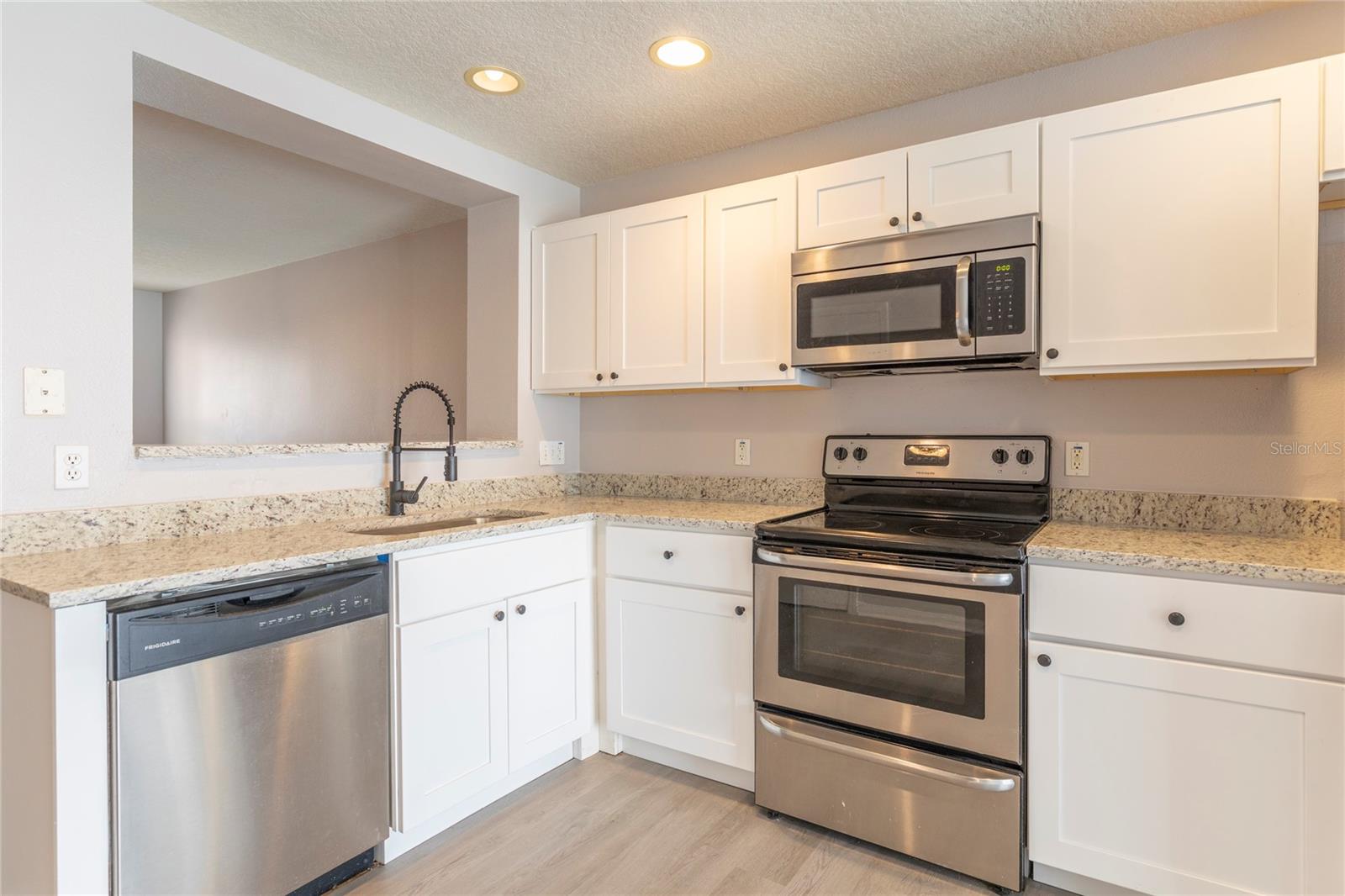 10911 JOHANNA AVE, RIVERVIEW, FL, 33578