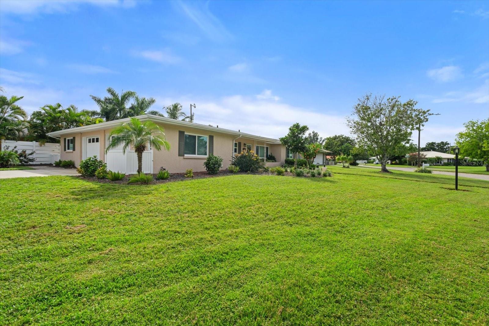 3072 MEYER DR, SARASOTA, FL, 34239