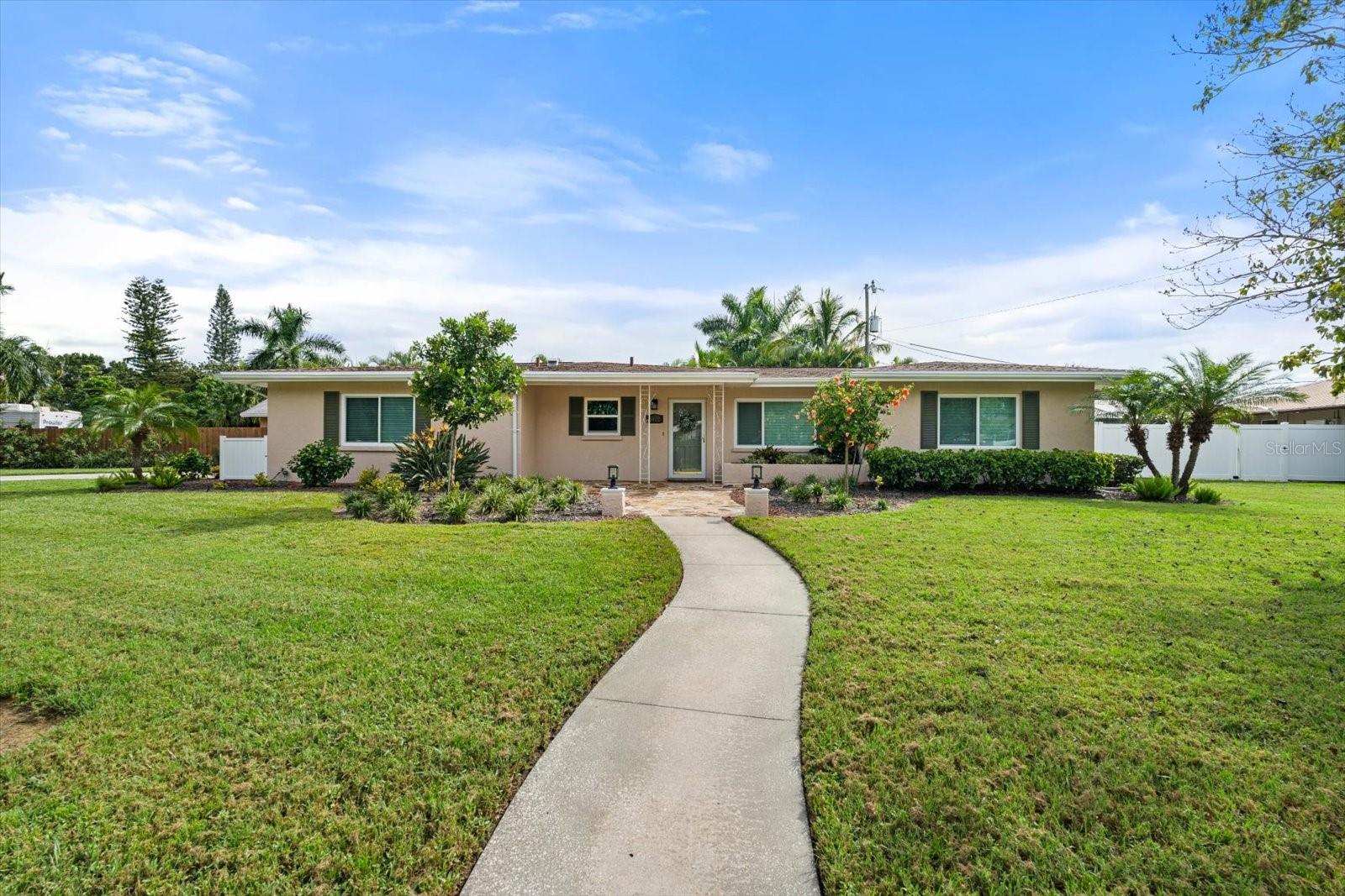 3072 MEYER DR, SARASOTA, FL, 34239