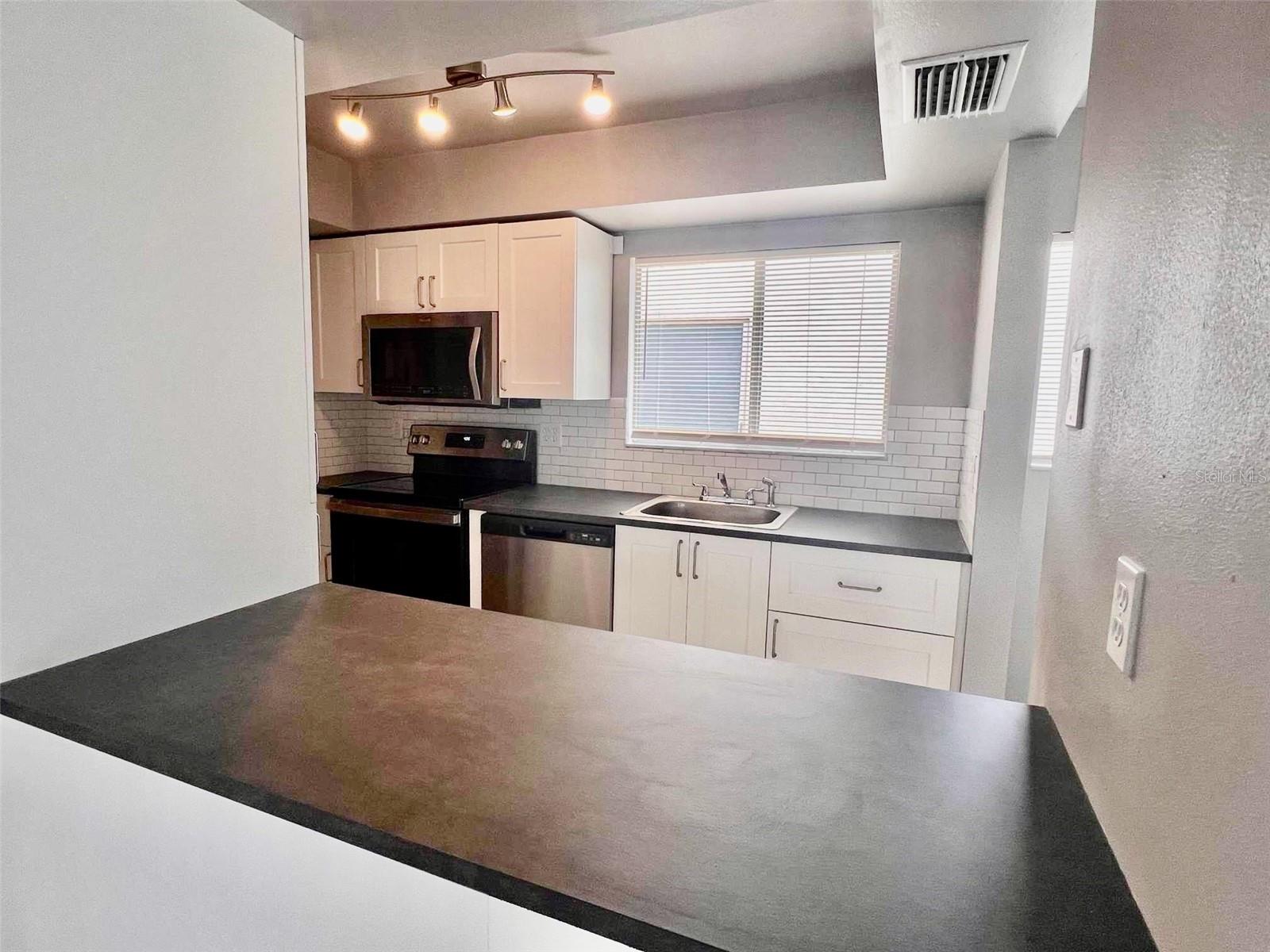 1111 LONGFELLOW RD #1111, SARASOTA, FL, 34243