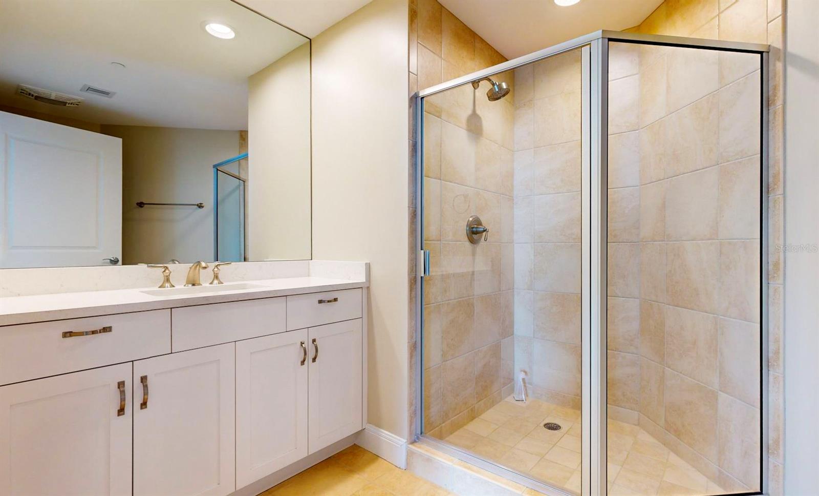 450 KNIGHTS RUN AVE #702, TAMPA, FL, 33602