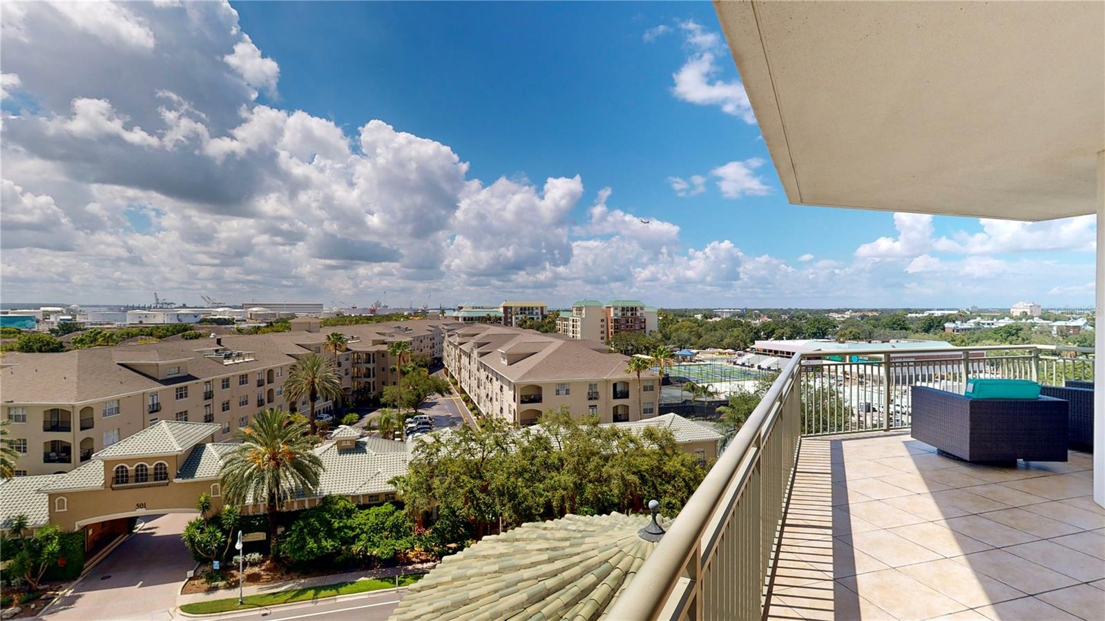 450 KNIGHTS RUN AVE #702, TAMPA, FL, 33602