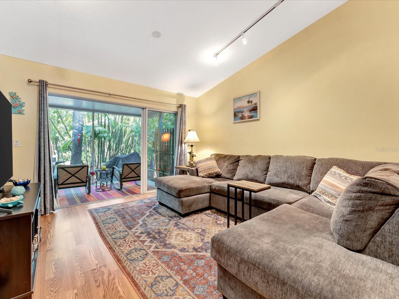 642 N JEFFERSON AVE #13, SARASOTA, FL, 34237