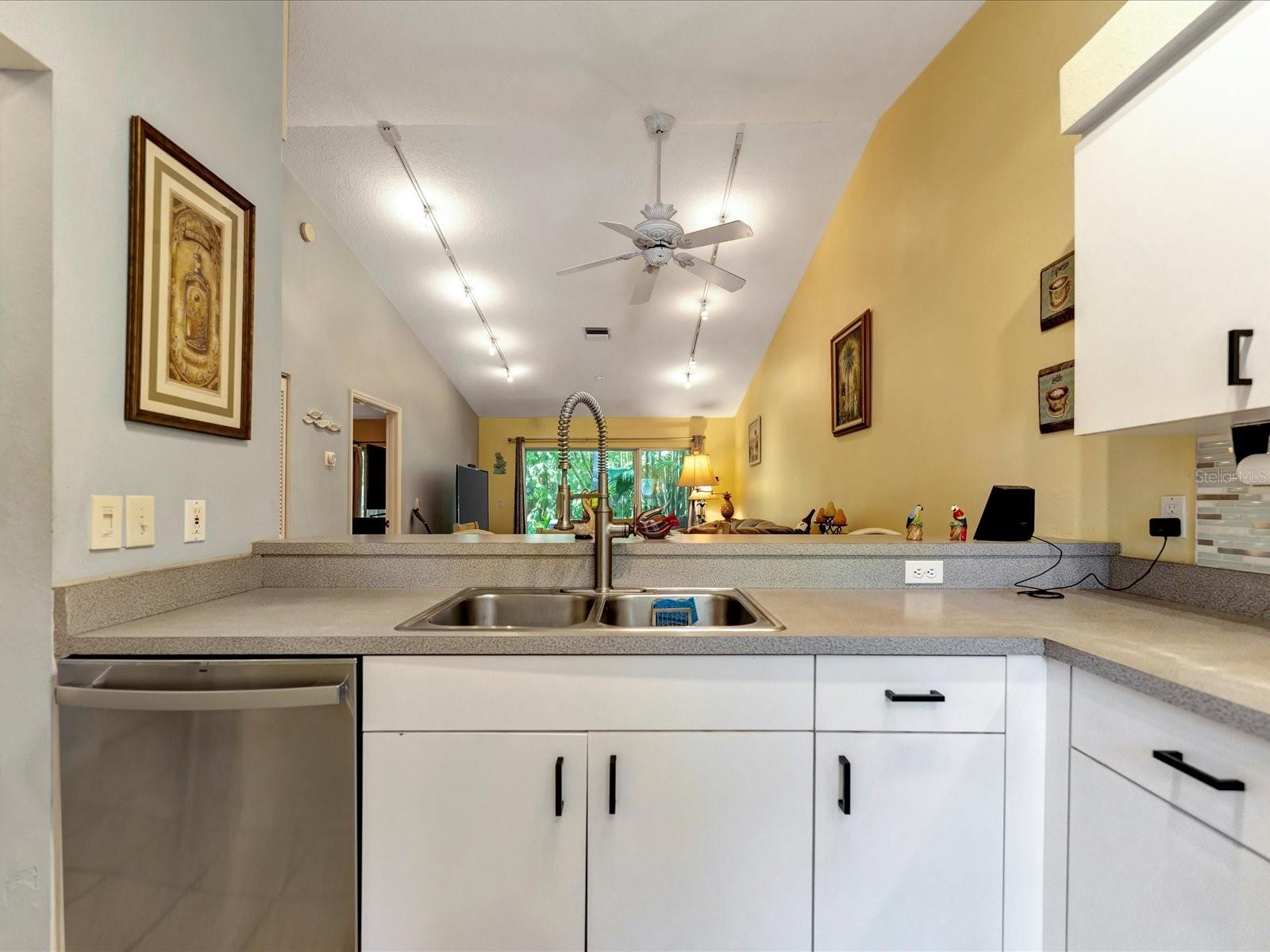 642 N JEFFERSON AVE #13, SARASOTA, FL, 34237