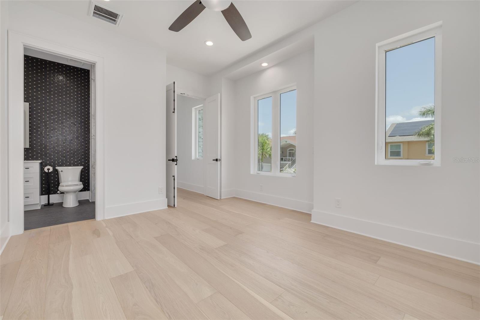 6012 KIPPS COLONY DR E, GULFPORT, FL, 33707