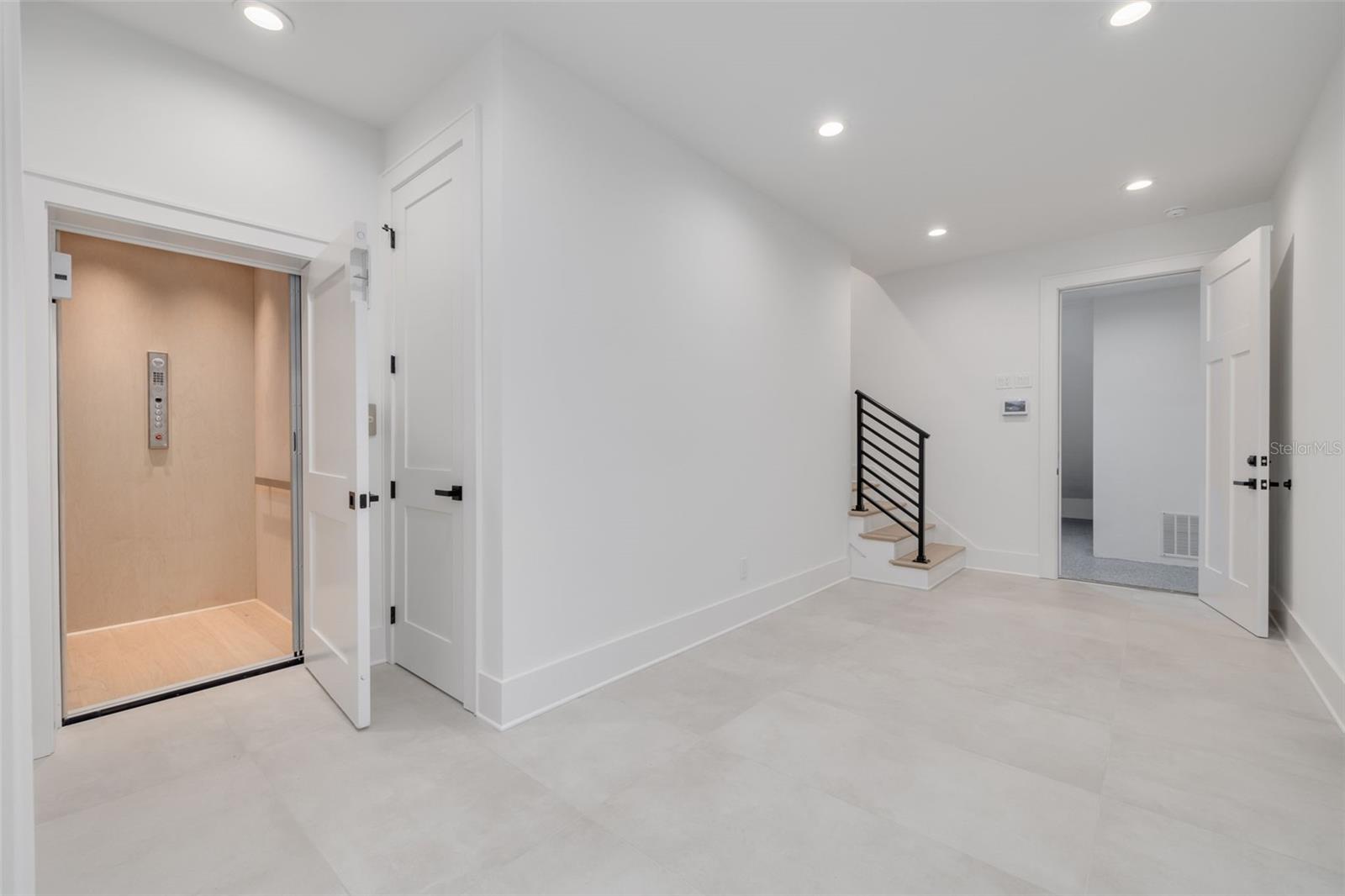 6012 KIPPS COLONY DR E, GULFPORT, FL, 33707