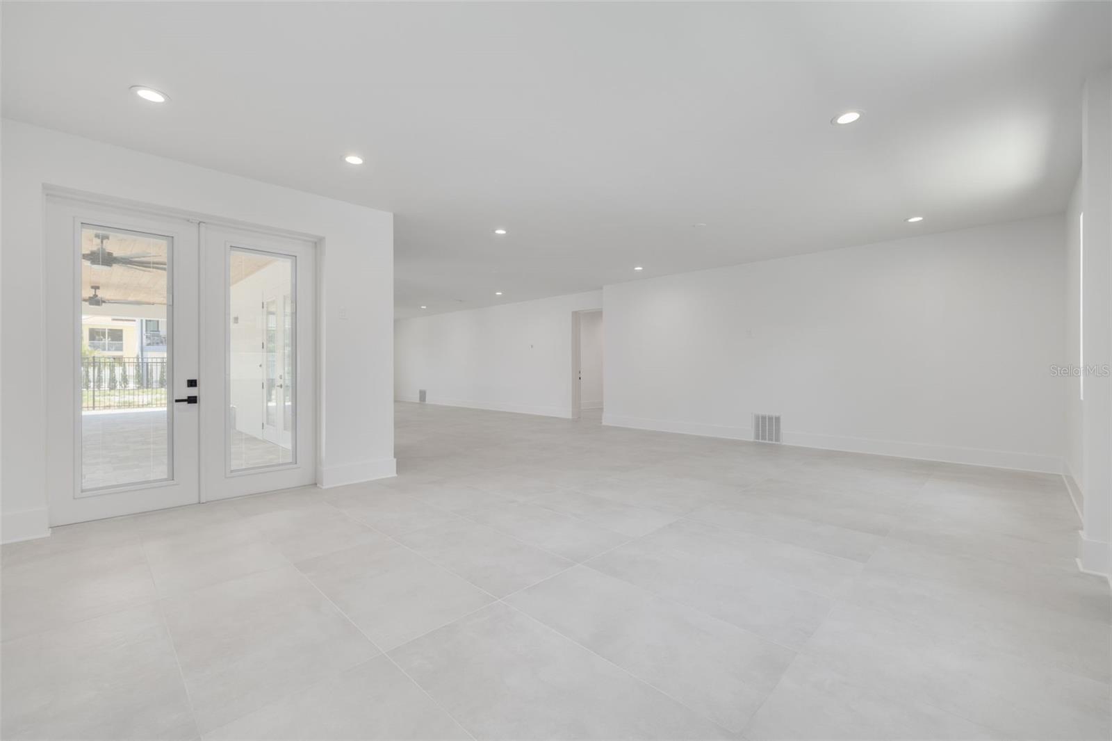 6012 KIPPS COLONY DR E, GULFPORT, FL, 33707