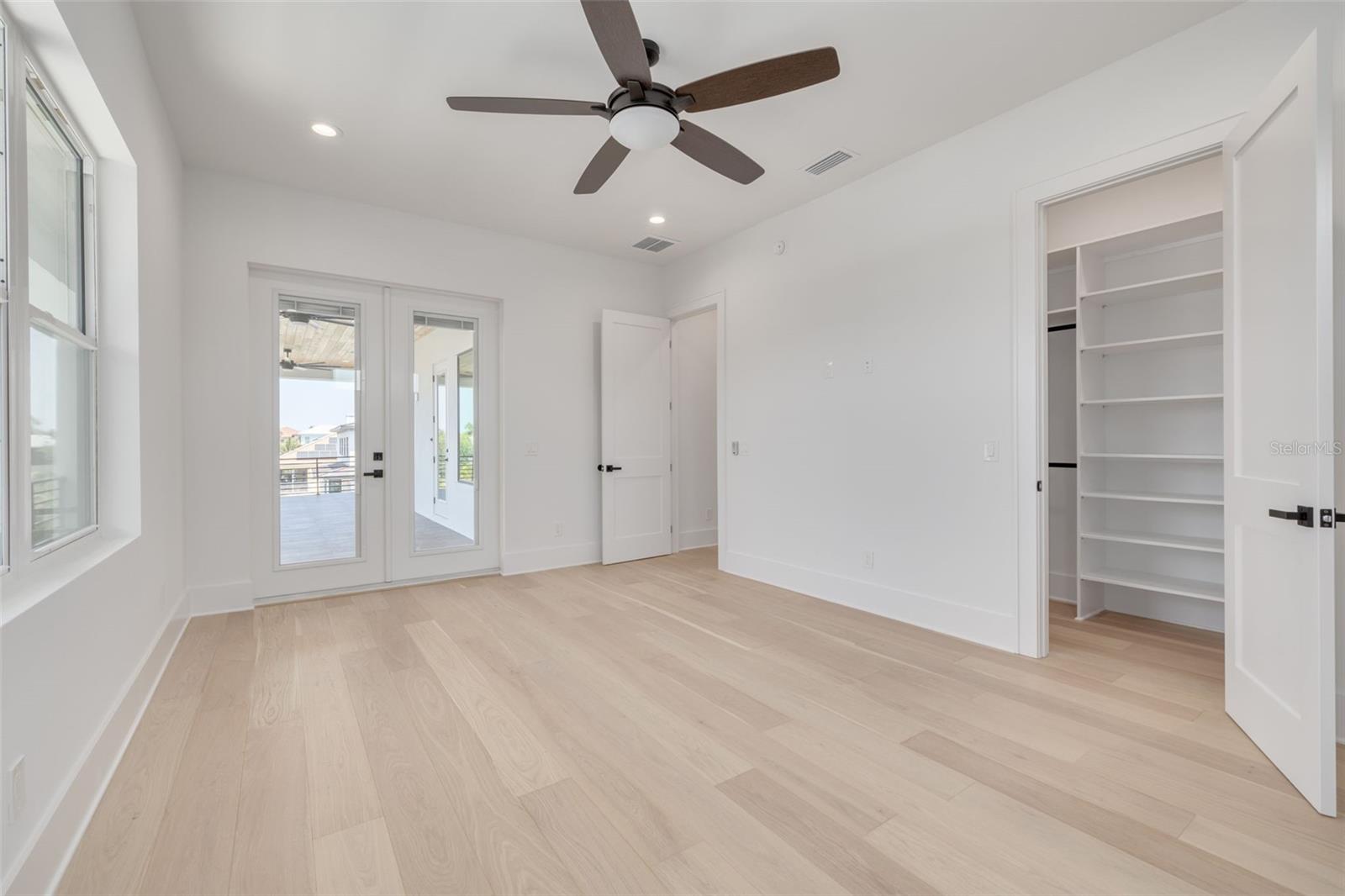 6012 KIPPS COLONY DR E, GULFPORT, FL, 33707