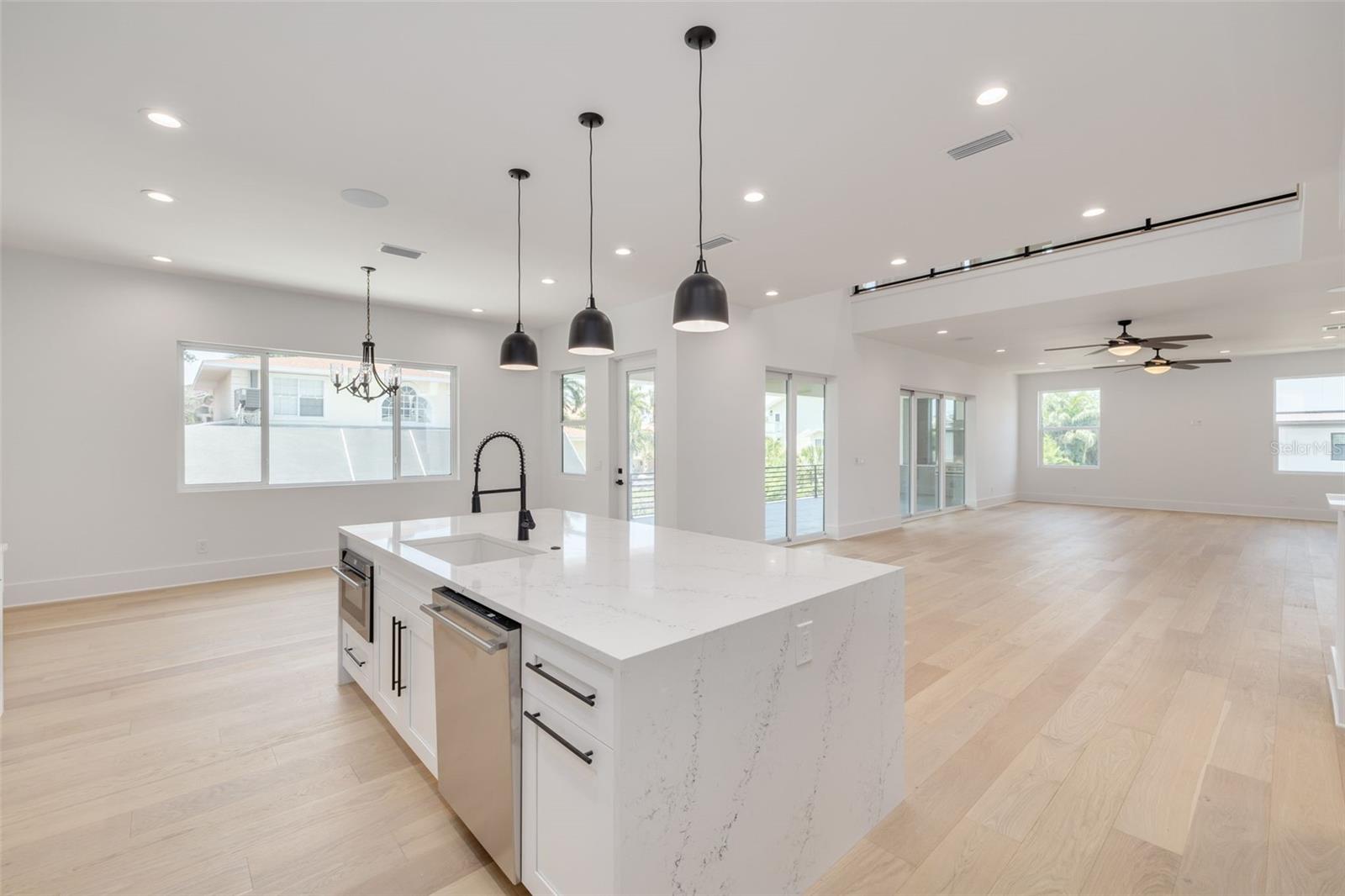 6012 KIPPS COLONY DR E, GULFPORT, FL, 33707