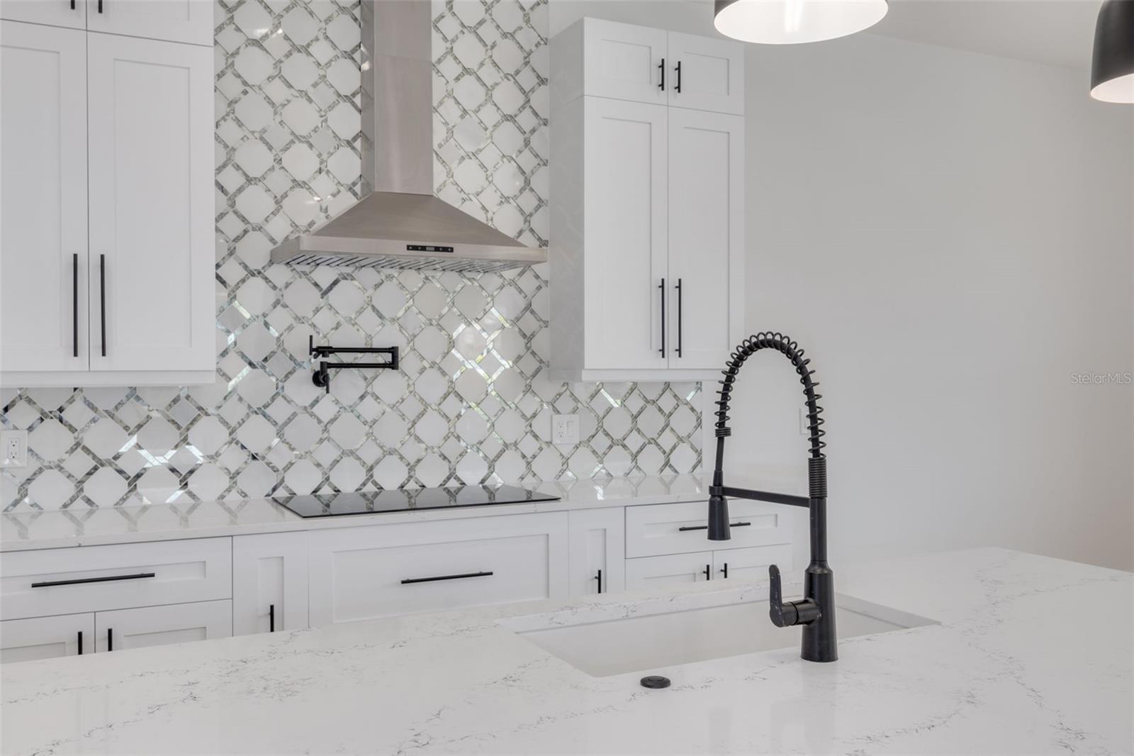 6012 KIPPS COLONY DR E, GULFPORT, FL, 33707