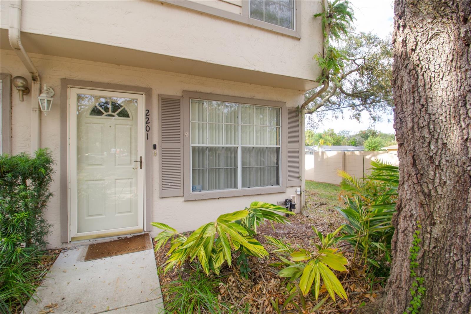 2201 FLETCHERS POINT CIR, TAMPA, FL, 33613