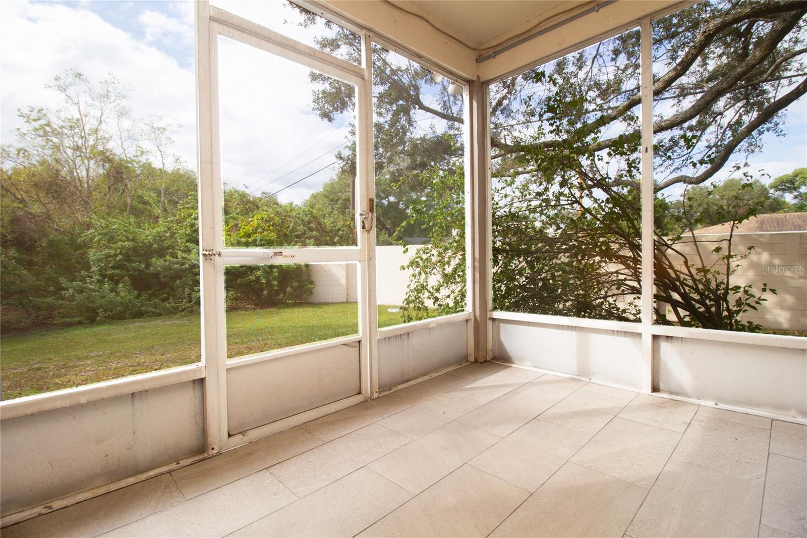 2201 FLETCHERS POINT CIR, TAMPA, FL, 33613
