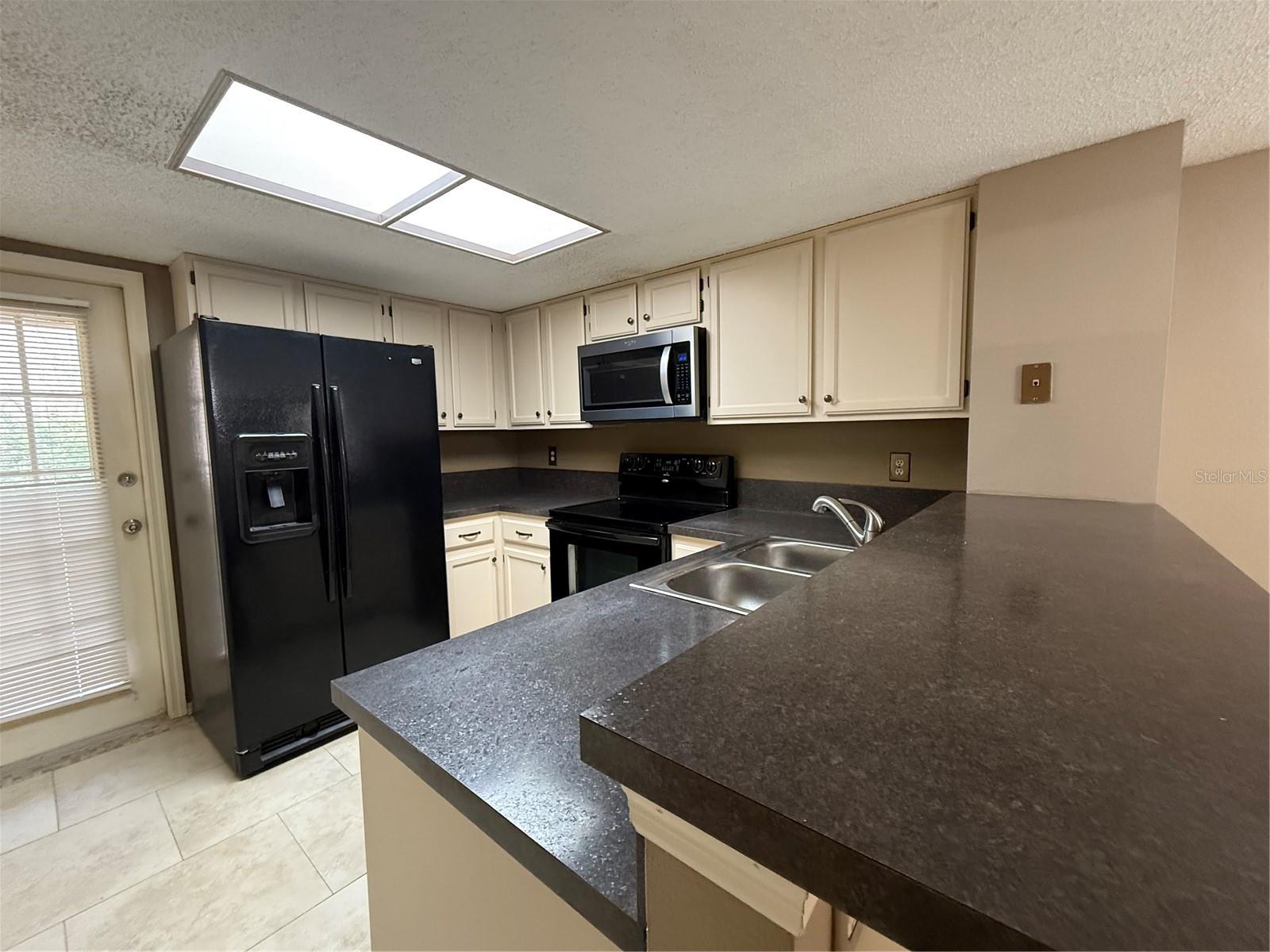 2201 FLETCHERS POINT CIR, TAMPA, FL, 33613