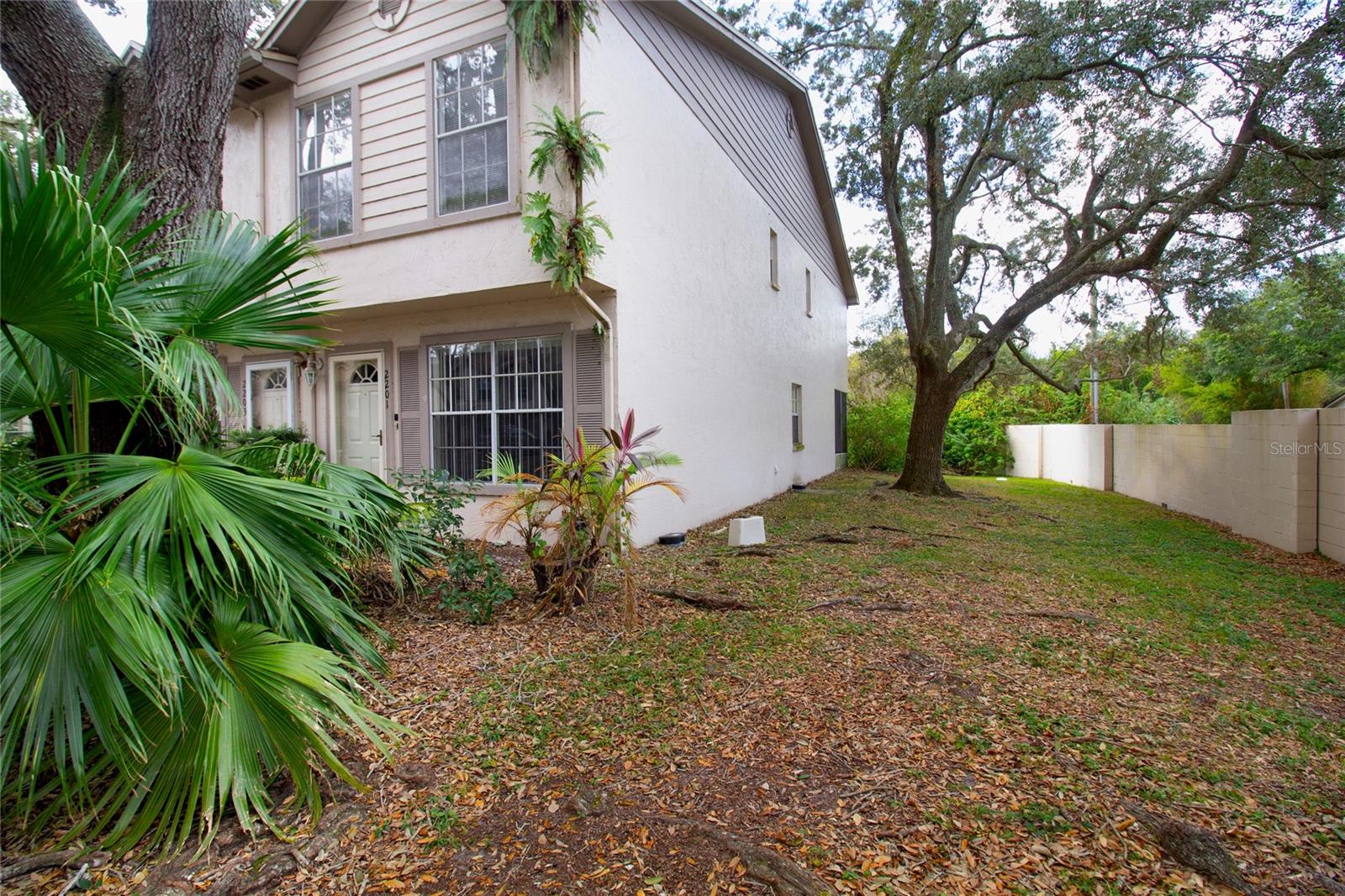 2201 FLETCHERS POINT CIR, TAMPA, FL, 33613
