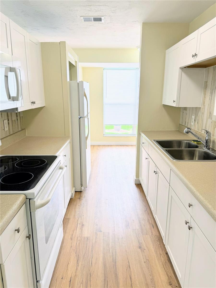 21282 GLADIS AVE, PORT CHARLOTTE, FL, 33952