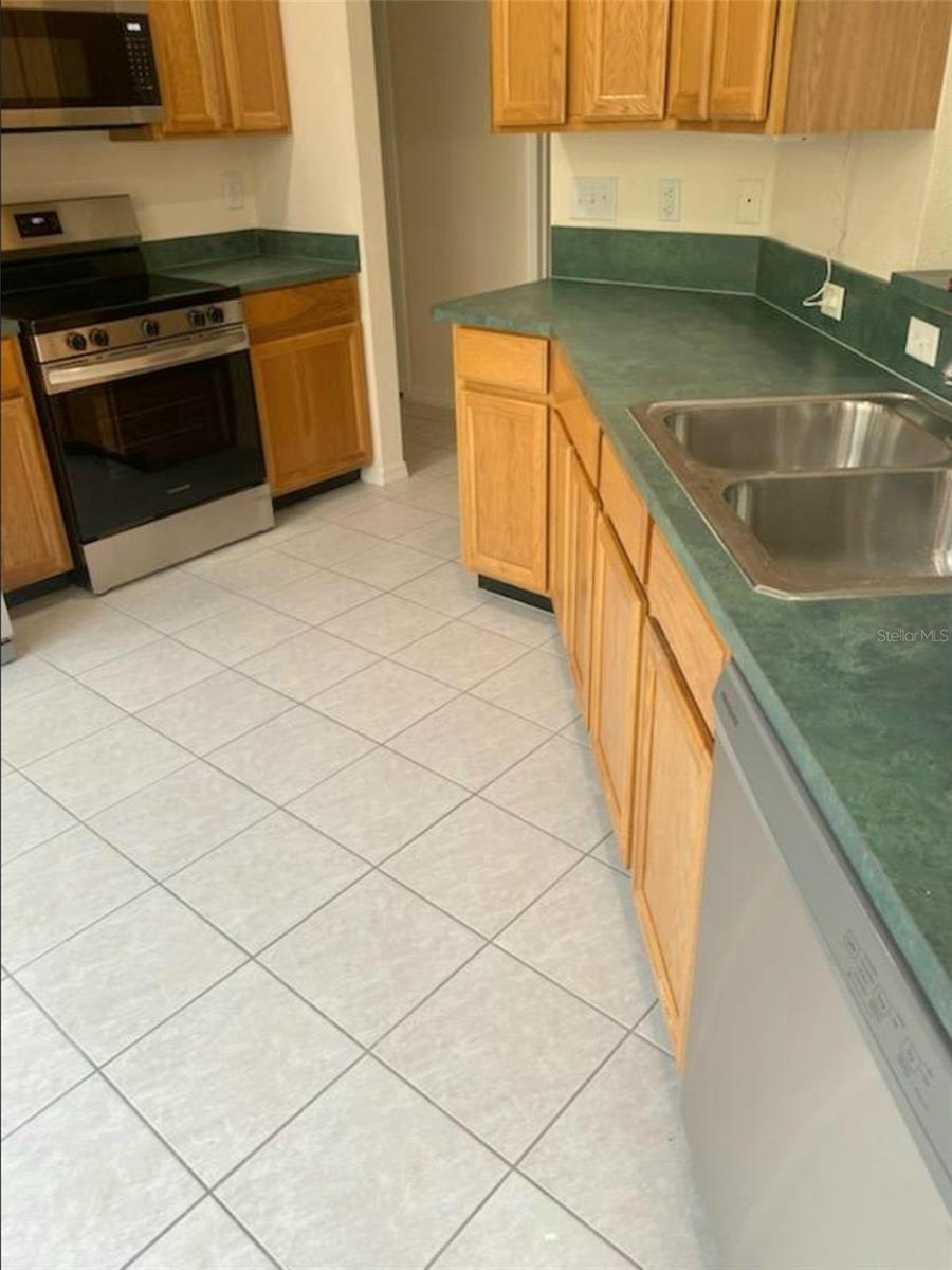 34735 DOUBLE EAGLE CT, ZEPHYRHILLS, FL, 33541