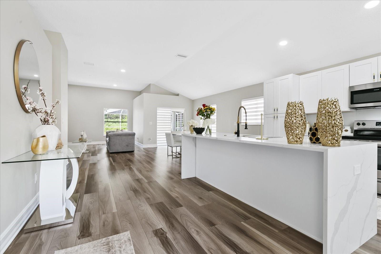 9733 LONG MEADOW DR, TAMPA, FL, 33615