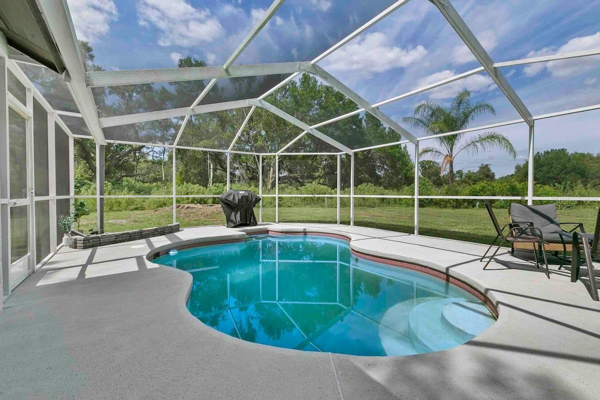 9733 LONG MEADOW DR, TAMPA, FL, 33615