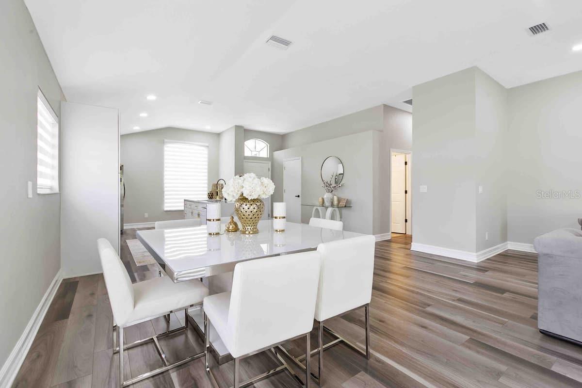 9733 LONG MEADOW DR, TAMPA, FL, 33615