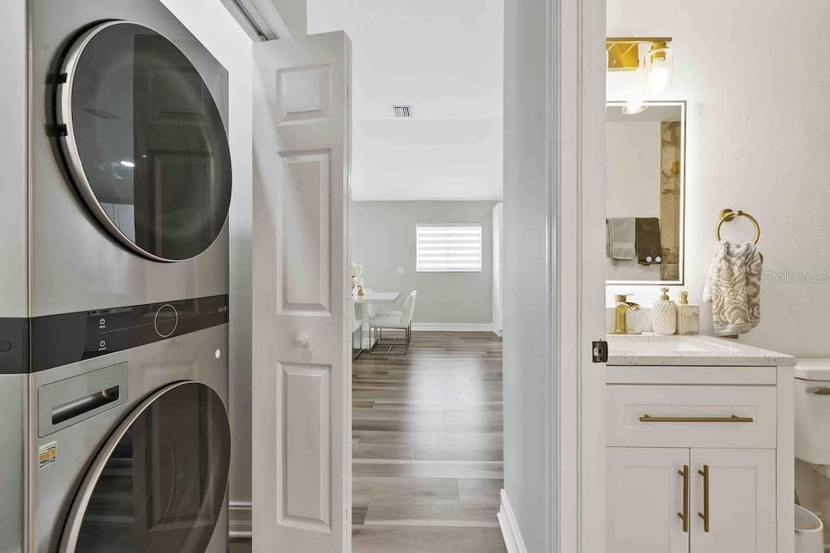 9733 LONG MEADOW DR, TAMPA, FL, 33615