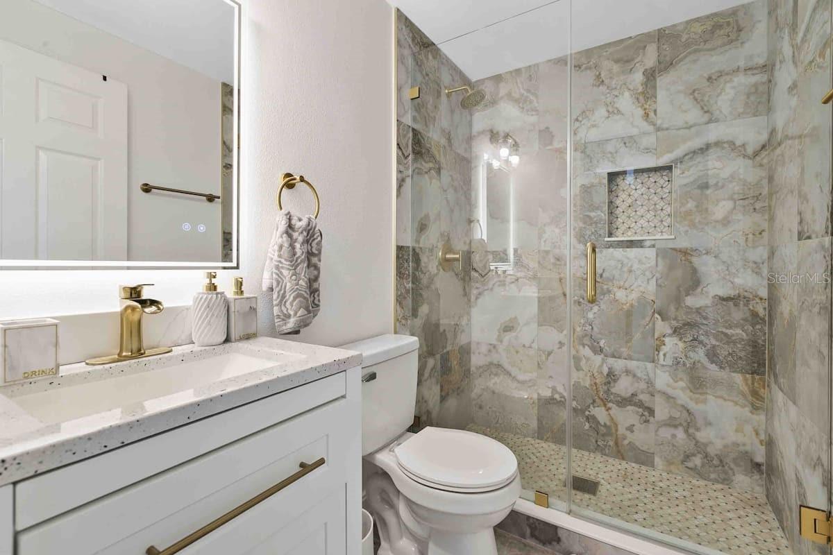 9733 LONG MEADOW DR, TAMPA, FL, 33615