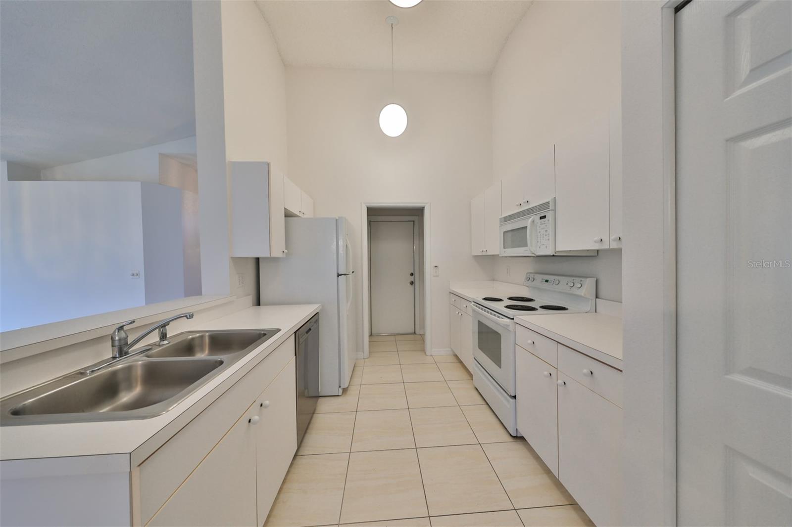 2332 OLIVE BRANCH DR, SUN CITY CENTER, FL, 33573