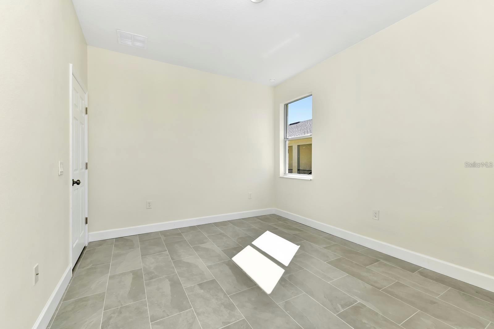 285 N KENTUCKY AVE, UMATILLA, FL, 32784