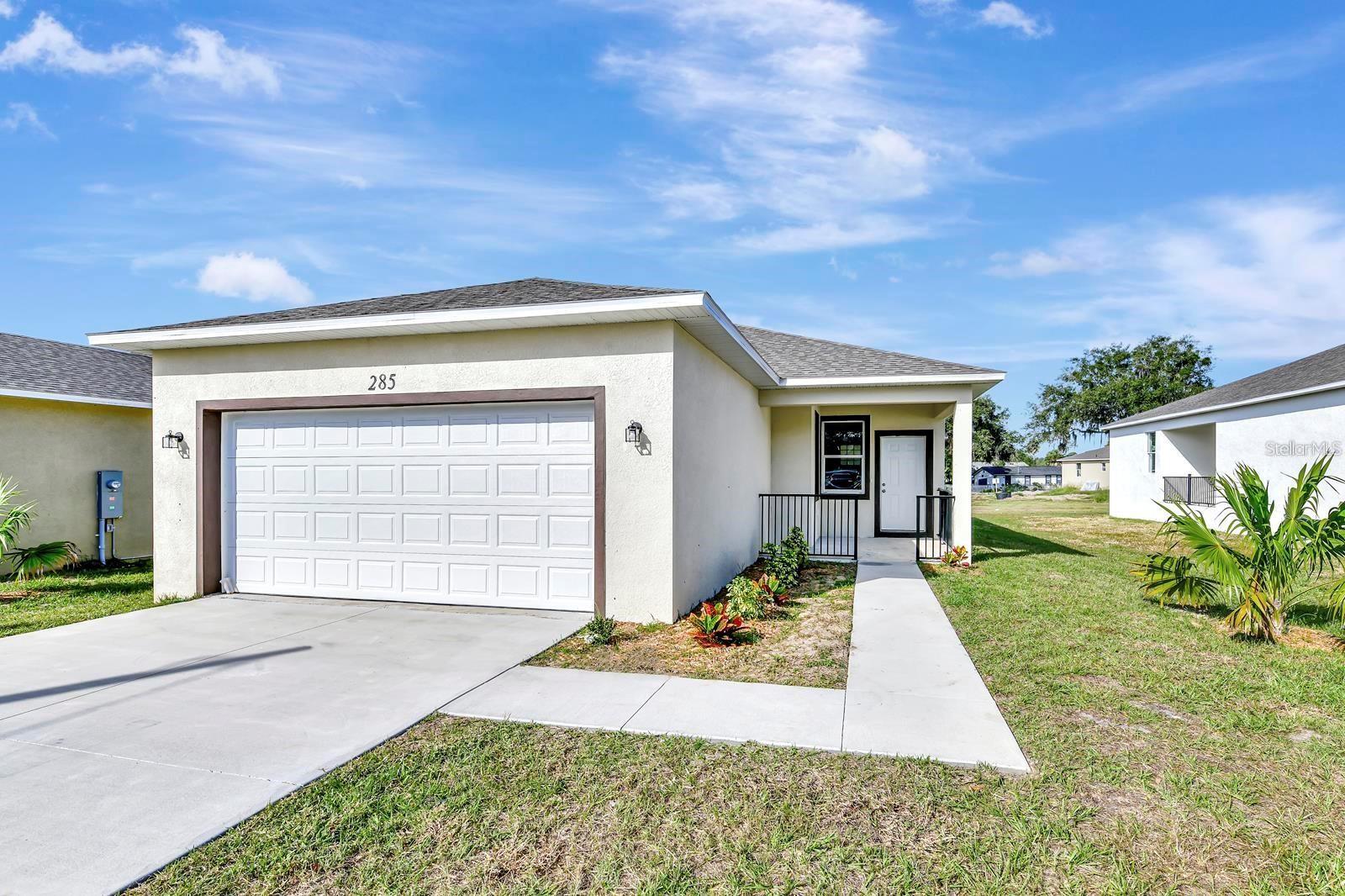 285 N KENTUCKY AVE, UMATILLA, FL, 32784