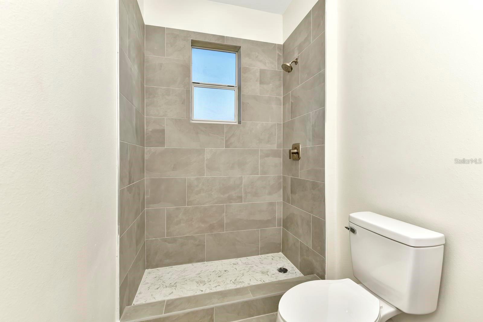 285 N KENTUCKY AVE, UMATILLA, FL, 32784