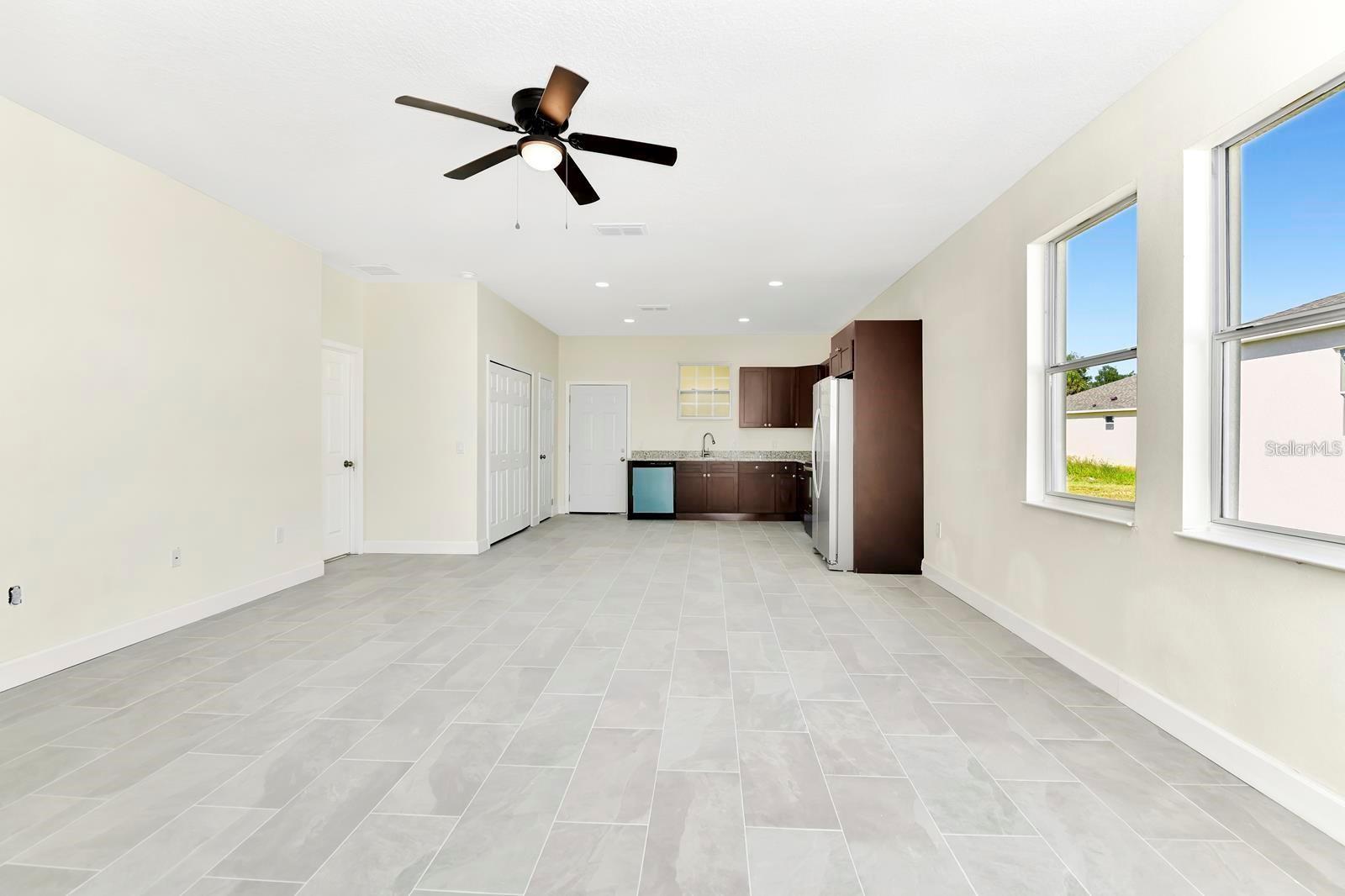 285 N KENTUCKY AVE, UMATILLA, FL, 32784