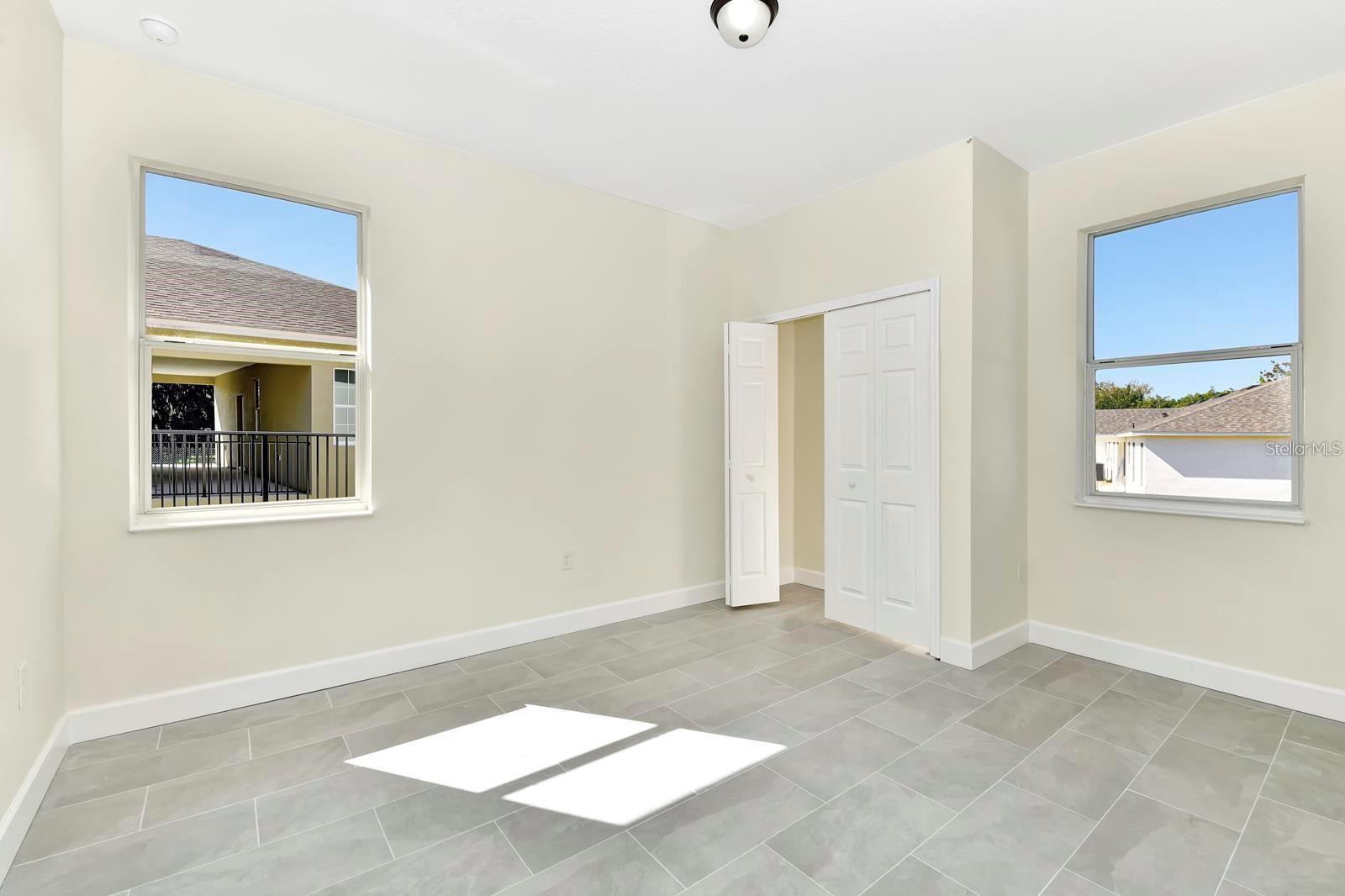 285 N KENTUCKY AVE, UMATILLA, FL, 32784