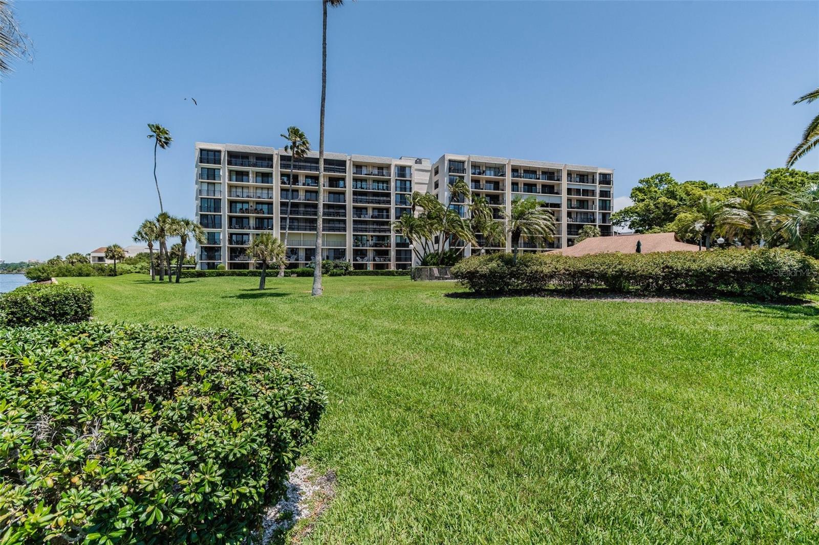 100 OAKMONT LN #106, BELLEAIR, FL, 33756